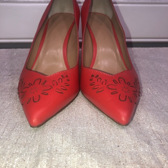 BANANA REPUBLIC/ red toe pointed leather heels - Picture 5 of 11